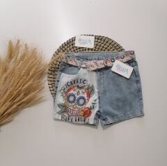 Modern Kuru Kafalı Kız Denim Şort