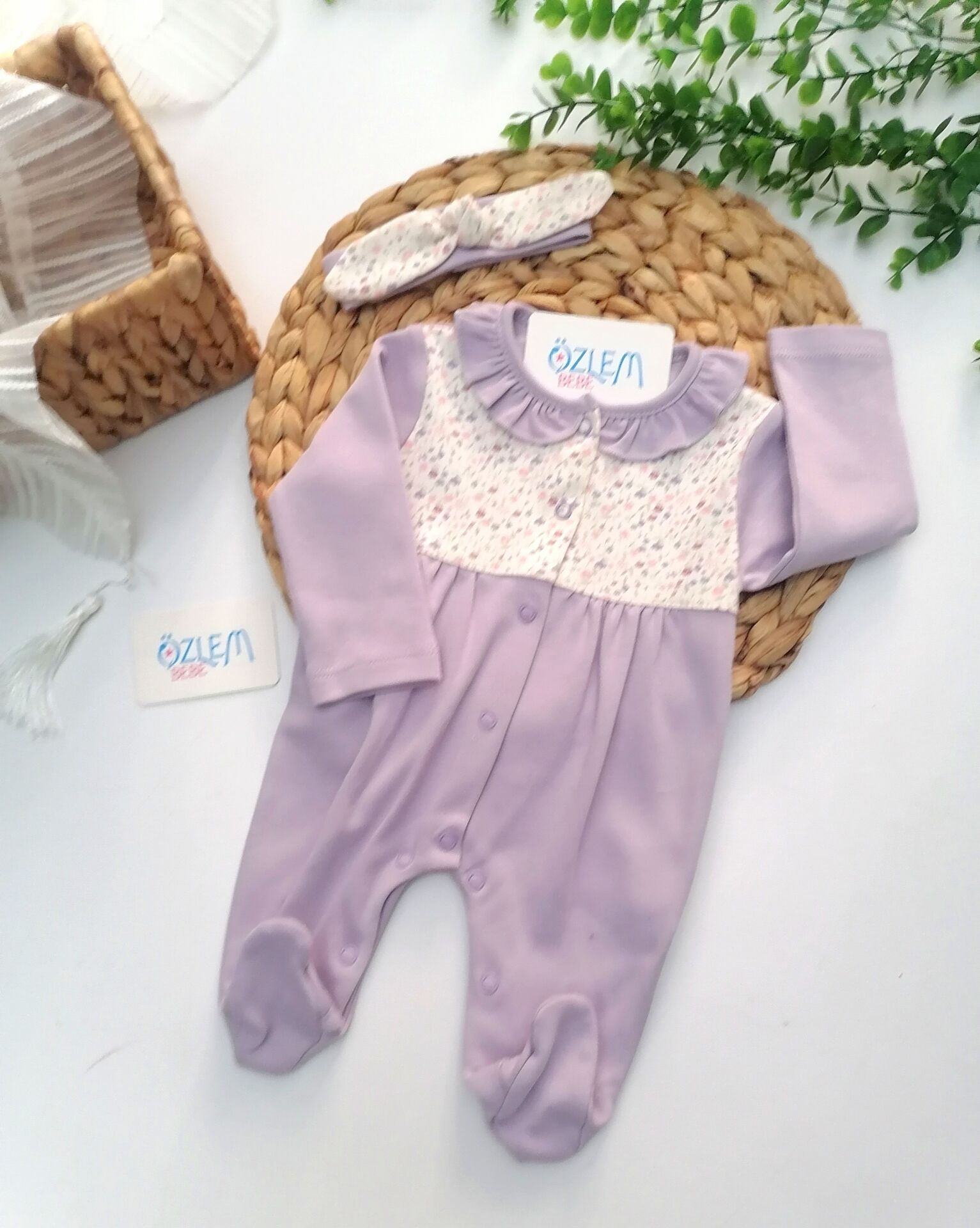 Çiçek Desenli Bandanalı Bebek Tulumu