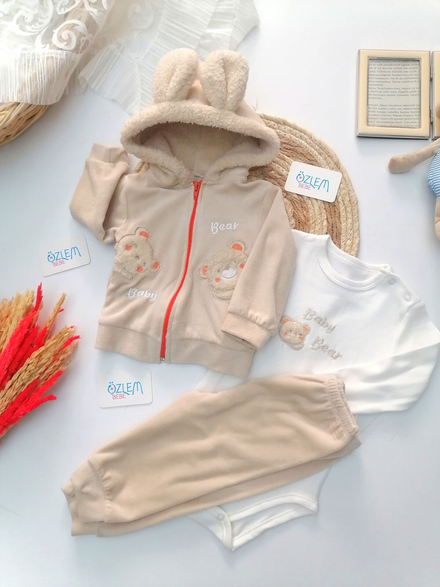 Krem Kadife Ayı Nakışlı Kapüşonlu 3'lü Takım