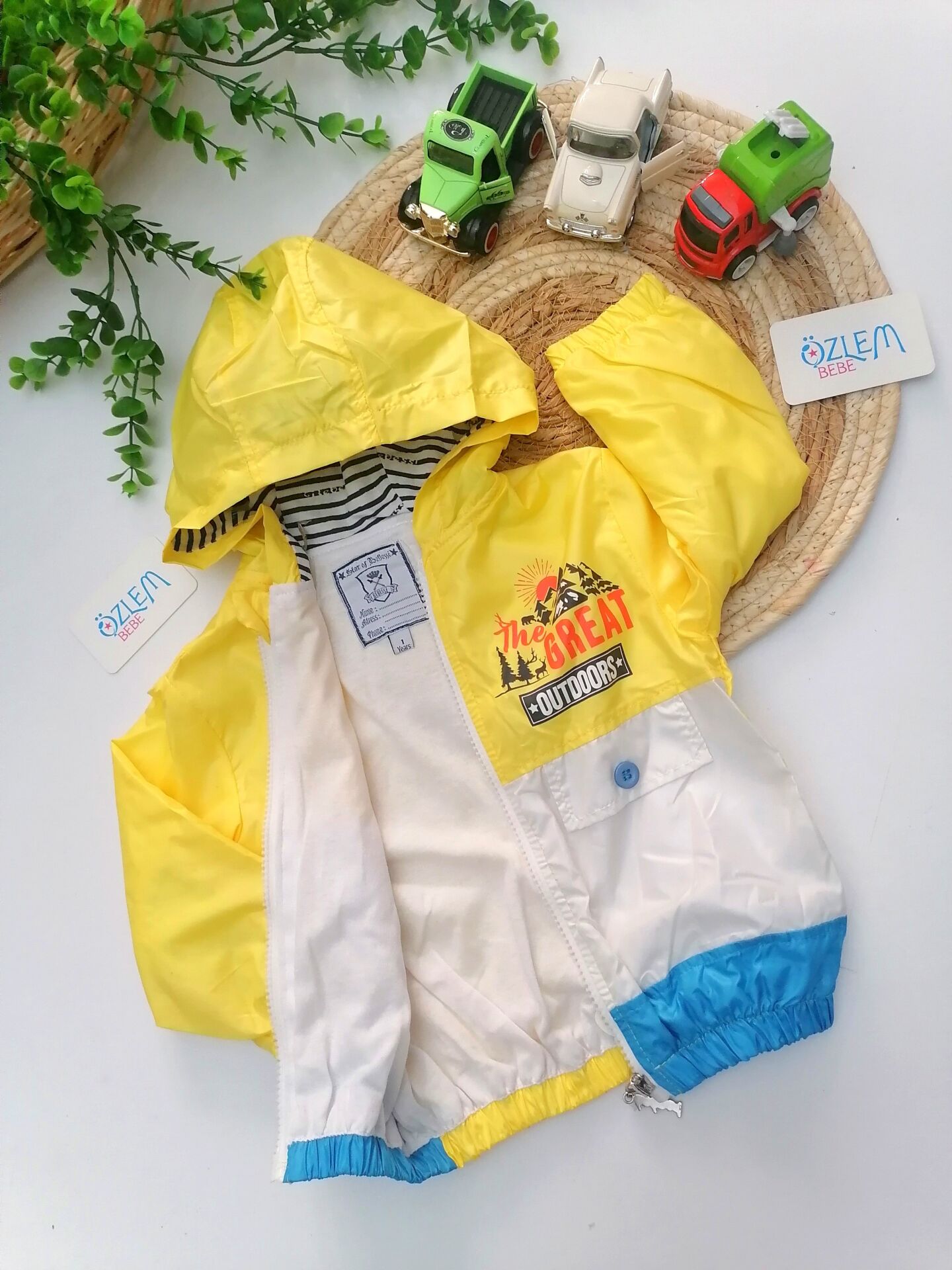 The Great Kapüşonlu Yağmurluk