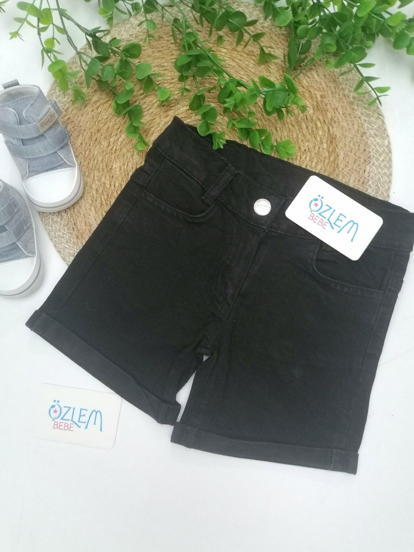 Siyah Denim Bebek Şort